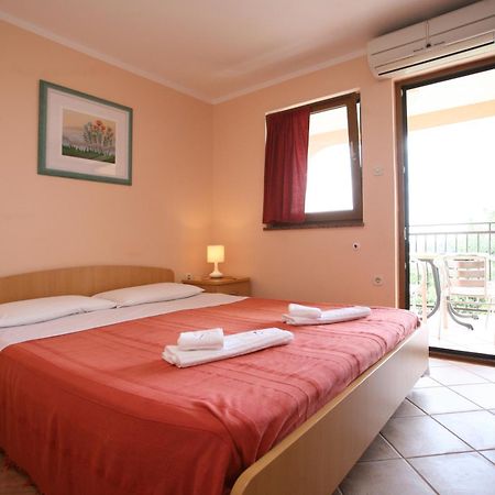 Apartments Neda - Porec South Kamer foto